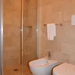 Le Giare Oda ve Kahvaltı 3*